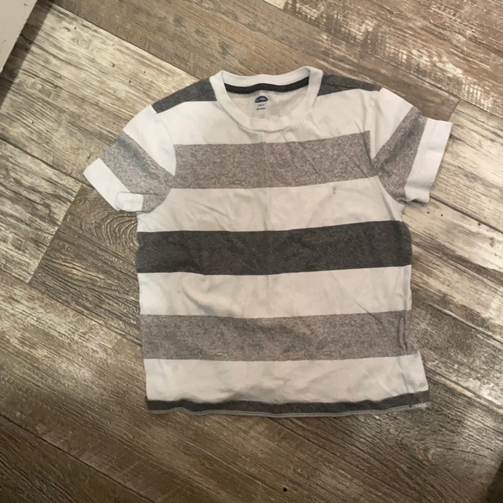 Old Navy shirt boys